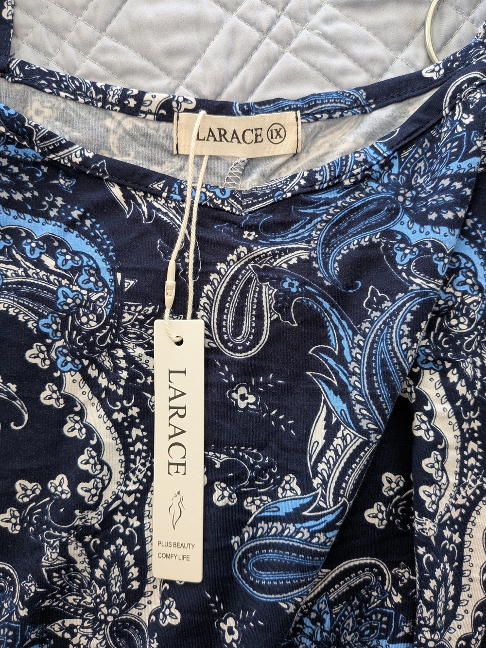 LARACE Navy & Light Blue,White Paisley Cold Shoulder Top New 1X